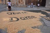 El Burgo rinde tributo a Notrê Dame en sus alfombras florales