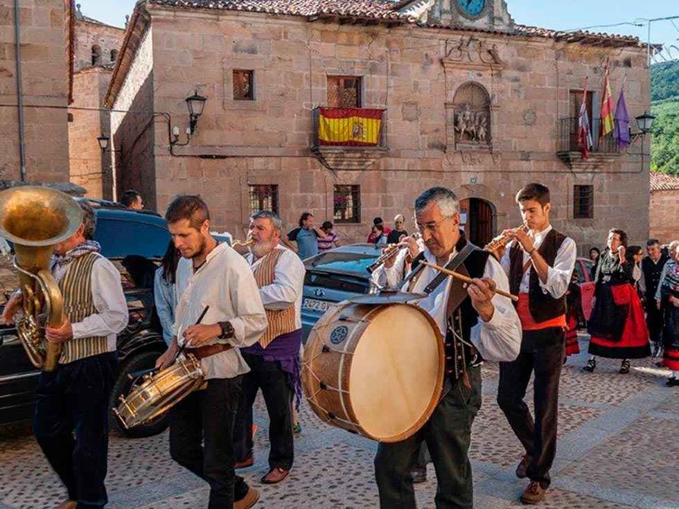 Programa de las fiestas de Molinos de Duero Programa de las fiestas de Molinos de Duero