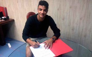 Moha firma nuevo contrato con el Numancia