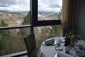 El parador Antonio Machado anima a clientes a llevarse la comida sobrante a casa