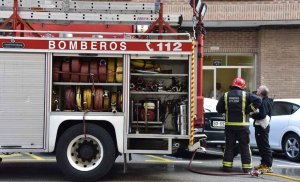 Una persona inhala humo en incendio de vivienda en Soria