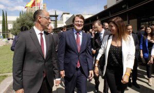Mañueco urge al Gobierno para garantizar el relevo generacional médico Mañueco urge al Gobierno para garantizar el relevo generacional médico