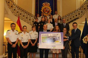 El Cupón de la ONCE celebra la incorporación de la mujer a la Policía