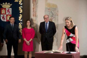 La Junta analiza los retos de futuro del sector turístico y el empleo La Junta analiza los retos de futuro del sector turístico y el empleo