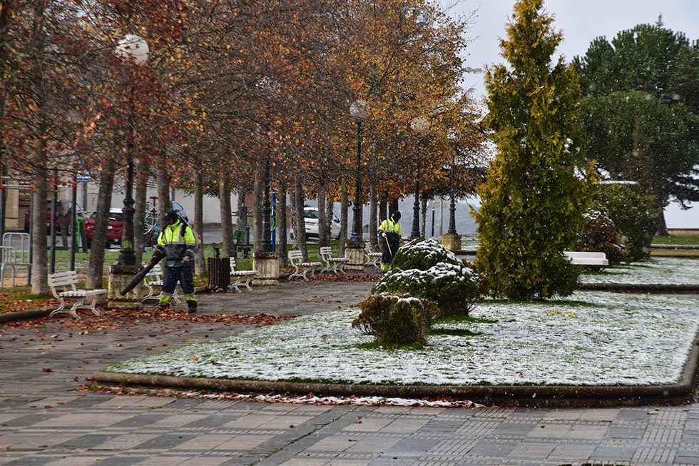 El Plan de nieve moviliza a 70 trabajadores municipales