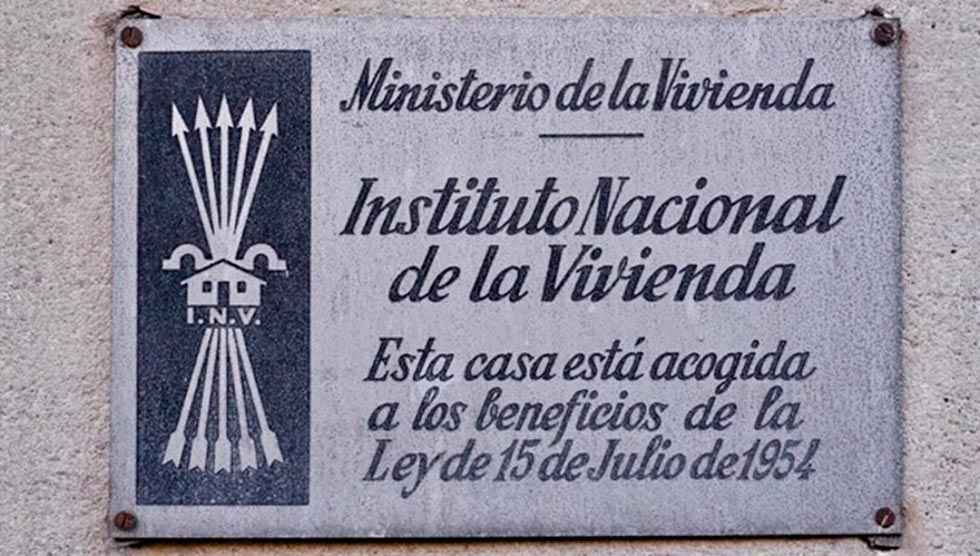 Reclaman la retirada de simbología franquista de Soria Reclaman la retirada de simbología franquista de Soria