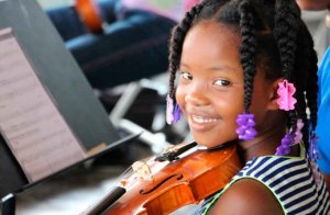 Pase benéfico de la asociación Música Anpil, para Haiti