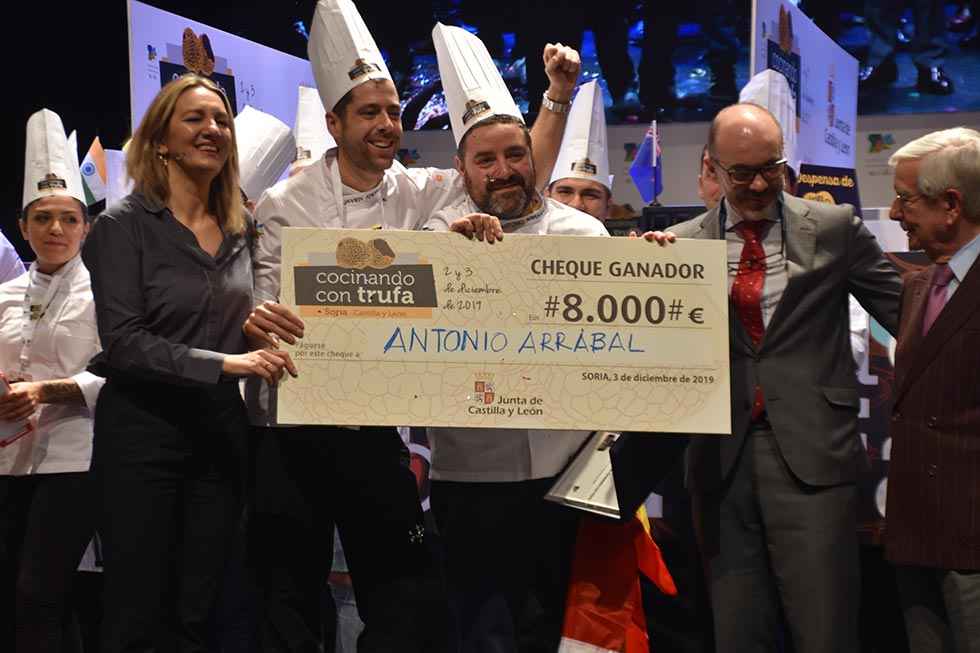 Antonio Arrabal gana el II concurso "Cocinando con trufa"