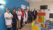 La Guardia Civil entrega juguetes al centro de salud