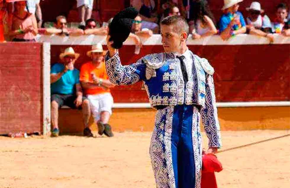 La Peña Taurina Rubén Sanz entrega sus trofeos