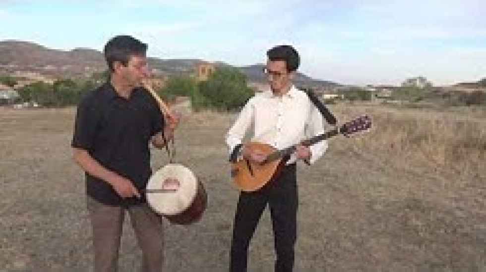 Sierpos Folk dedica composición a reina aragonesa Sierpos Folk dedica composición a reina aragonesa