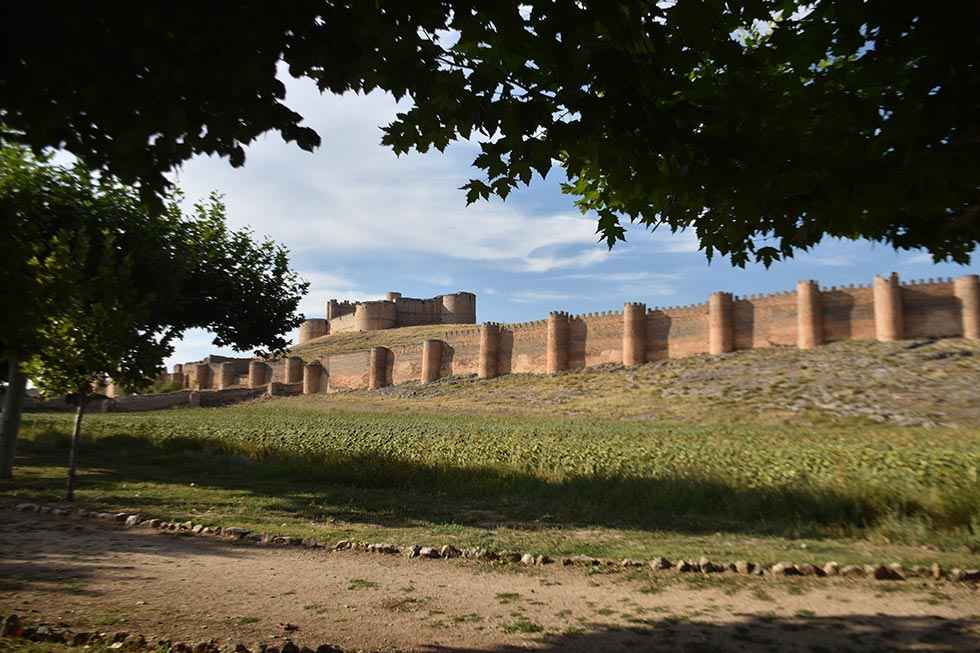Nuevas excavaciones en el castillo medieval y artillero Nuevas excavaciones en el castillo medieval y artillero