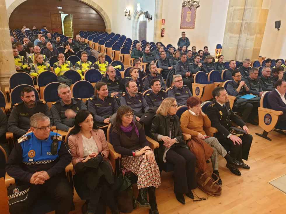 La Guardia Civil presenta su Primer Plan de Igualdad La Guardia Civil presenta su Primer Plan de Igualdad