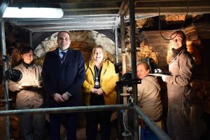 La Junta restaura el retablo de la capilla del Cristo del Milagro 