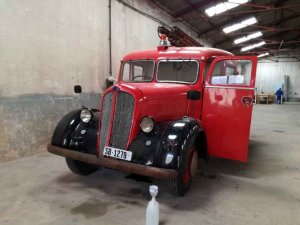 Los bomberos recuperan el histórico "Delahaye"