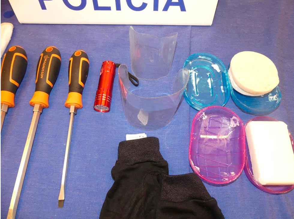 Detenidas dos mujeres que robaban en domicilios Detenidas dos mujeres que robaban en domicilios