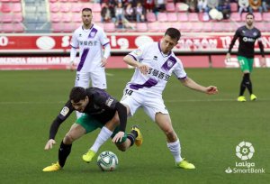 El Numancia también pierde con el colista