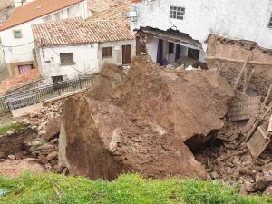 Desprendimiento de varias piedras en iglesia de Borobia