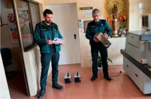 Caja Rural dona tres ozonizadores a la Guardia Civil