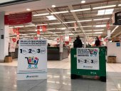 Compra solidaria en centro comercial Camaretas