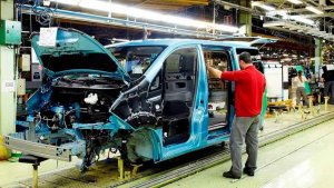 Nissan pone en jaque 25.000 empleos en Barcelona
