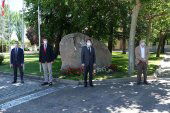 Minuto de silencio en memoria de los fallecidos por Covid Minuto de silencio en memoria de los fallecidos por Covid