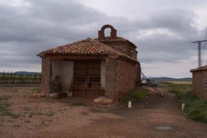 Aparecen pinturas en rehabilitación de ermita de San Roque