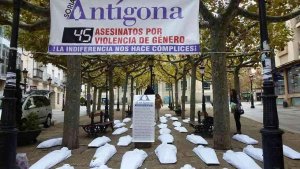 Antigona se manifiesta contra la violencia de género