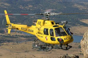 Rescatan a dos deportistas enriscados en montaña leonesa