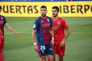 Un Huesca de Primera condena al Numancia