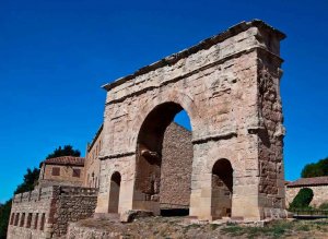 Trabajos sobre el patrimonio arqueológico en Medinaceli 