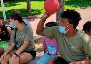 Juventud solidaria y comprometida en tiempos de pandemia Juventud solidaria y comprometida en tiempos de pandemia