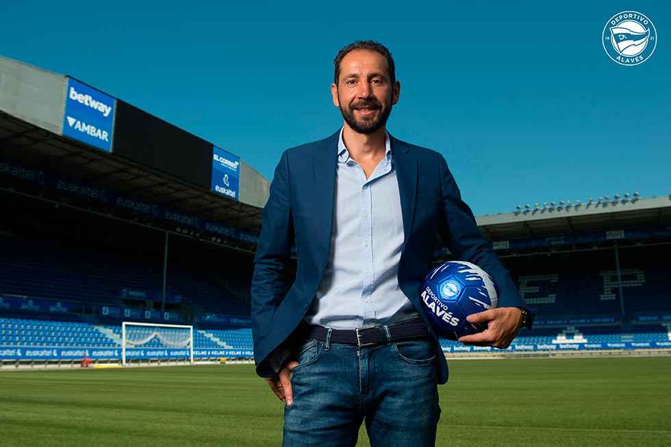 Machín ya ejerce como entrenador del Alavés