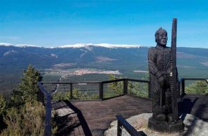 Duruelo restaura la estatua del leñador