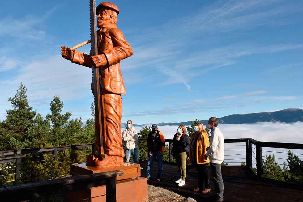 Nueva escultura de hachero, en Cabeza Alta Nueva escultura de hachero, en Cabeza Alta