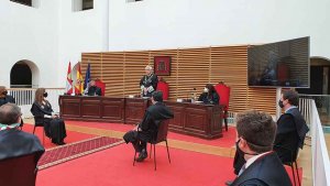 Concepción critica que crisis política afecte a instituciones