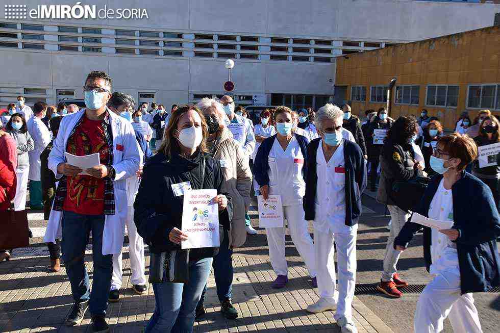 Los sanitarios vuelven a concentrarse contra decretazo