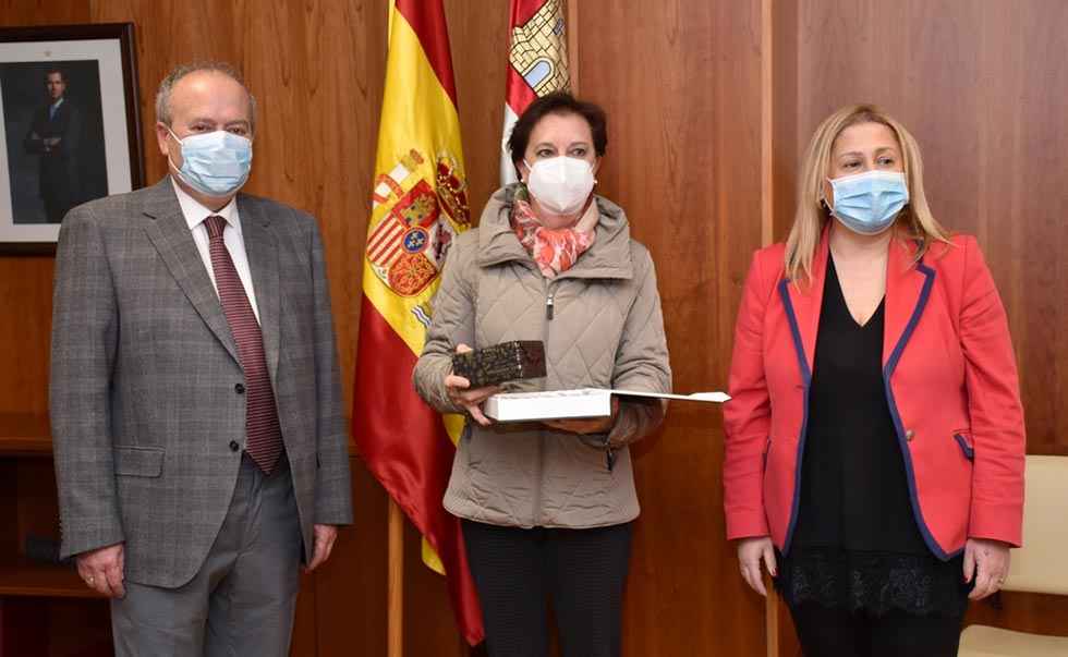 Reconocimiento a los sanitarios jubilados Reconocimiento a los sanitarios jubilados