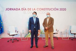 Mañueco defiende la vigencia de la Constitución