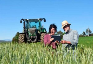 Caja Rural adelanta subvención para jóvenes agricultores