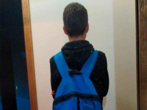 Familia denuncia exclusión de niño de rutas escolares Familia denuncia exclusión de niño de rutas escolares