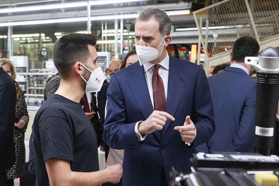 Felipe VI garantiza apoyo para ser vanguardia en automoción Felipe VI garantiza apoyo para ser vanguardia en automoción