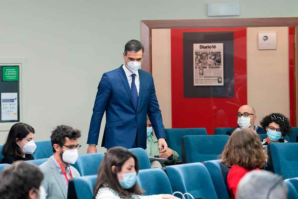 Sánchez: "Ha llegado el momento de vacunar, vacunar y vacunar"