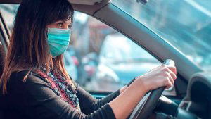OCU: ¿Multas por no llevar la mascarilla en el coche? 