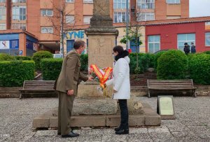 Defensa homenajea a los héroes del 2 de mayo