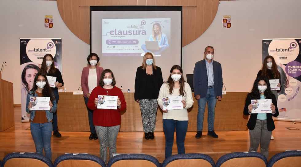 Clausurada primera edición de STEM Talent Girl