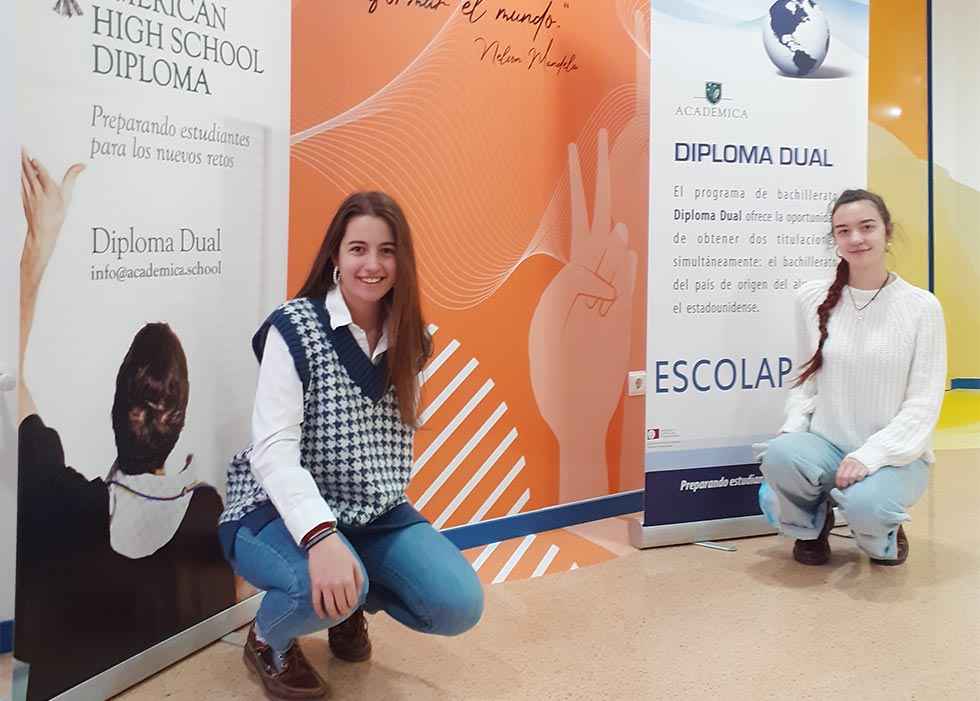 Dos alumnas de Escolapios, con Bachillerato americano