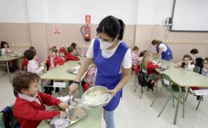 Iniciada vacunación en trabajadores de comedores escolares
