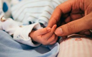 Acumulación de permiso de maternidad y paternidad