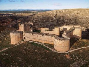 Autorizada pasarela en castillo de Berlanga